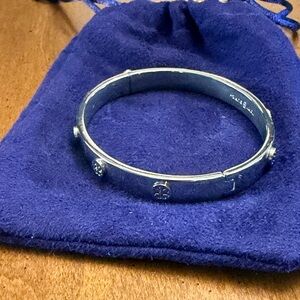 Beautiful Tory Burch bracelet - Silver Color
